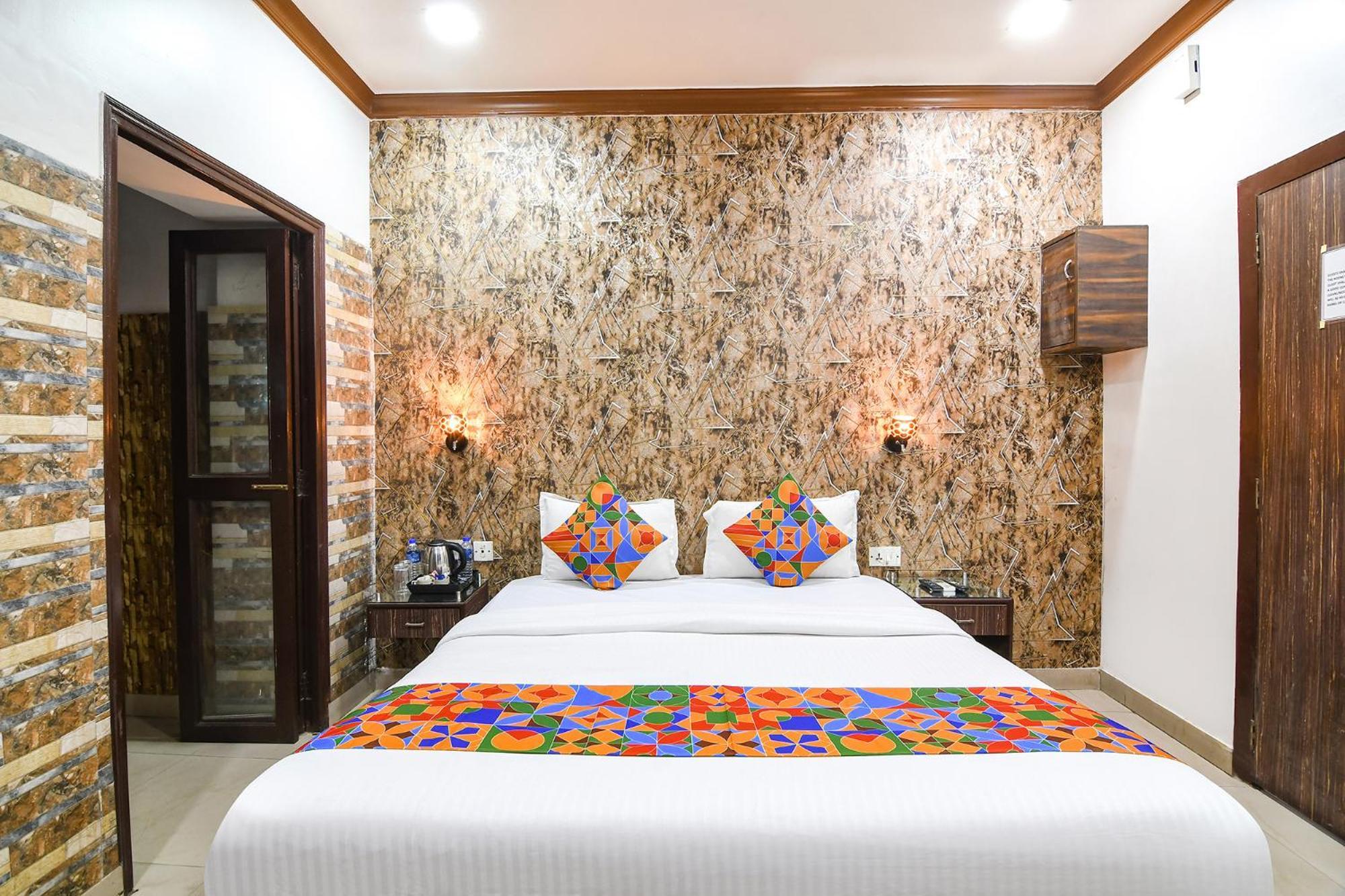โฮเต็ล ไดมอนด์ สวีท Hotel โกลกาตา ภายนอก รูปภาพ