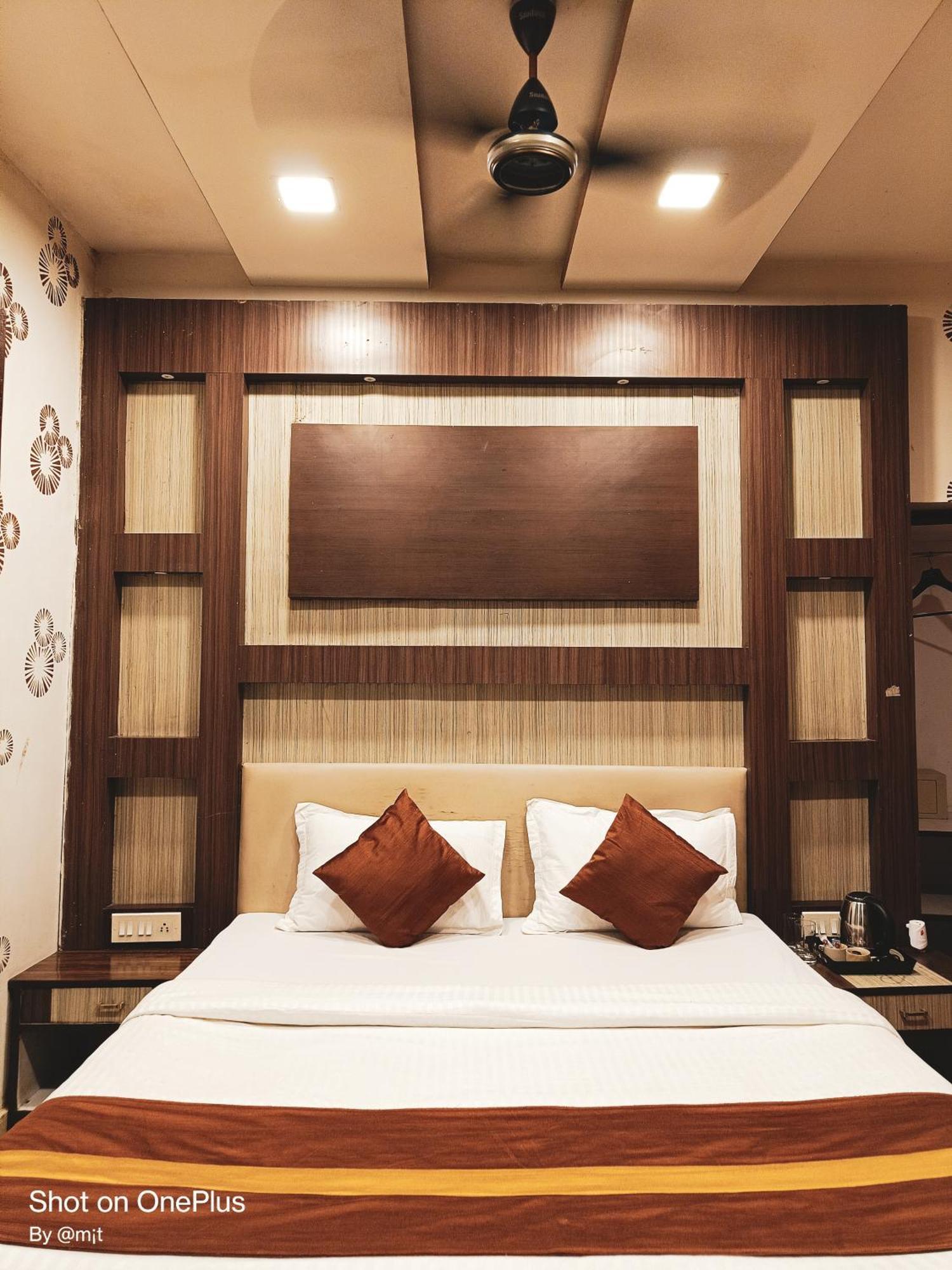 โฮเต็ล ไดมอนด์ สวีท Hotel โกลกาตา ภายนอก รูปภาพ